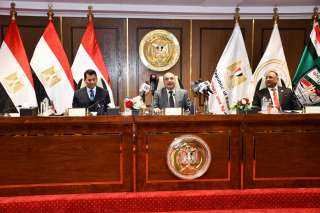 وزيرا الشباب والعدل يشهدان المؤتمر...