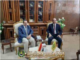 رئيس جامعة العريش يهنئ محافظ...