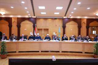مجلس جامعة الأزهر يهنئ العمداء...
