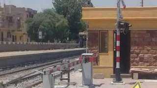 غلق مزلقان دير مواس القبلي...