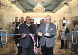 محافظ بني سويف يفتتح المعرض...