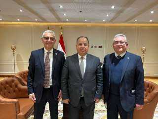 وزير المالية استجابة لـ «وسطاء...