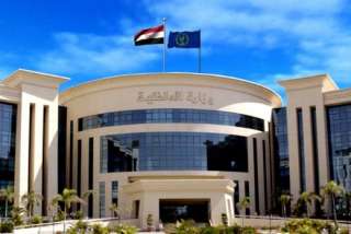 إتخاذ الإجراءات القانونيـة حيـال شخصين...