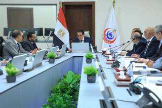 وزير الصحة يوجه الشكر لقيادات...
