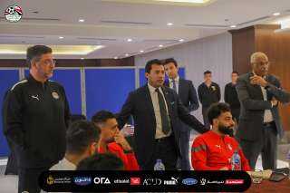 وزير الرياضة يزور معسكر المنتخب...