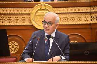 وزير التربية والتعليم يستعرض استراتيجية...