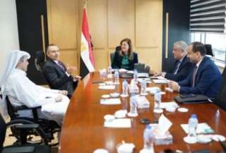 وزيرة التخطيط ورئيس مجلس إدارة...