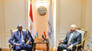 وزير النقل لسفير رواندا: مشروع...