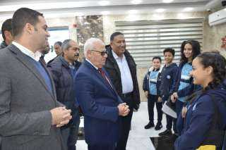 محافظ بورسعيد يتفقد مدرسة السيف...