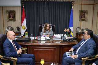 محافظ دمياط تستقبل وفد شركة...