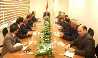 وزير الزراعة يبحث تعزيز دور...