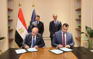 تكنولوجيا المعلومات والاتصال ووزراء الشباب...