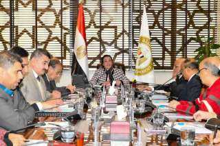 وزيرة البيئة تترأس الاجتماع الدوري...