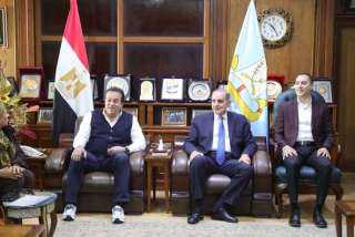 وزير الصحة يلتقي محافظ كفر...
