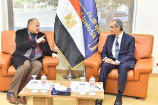 محافظ أسيوط يستقبل وزير الاتصالات...