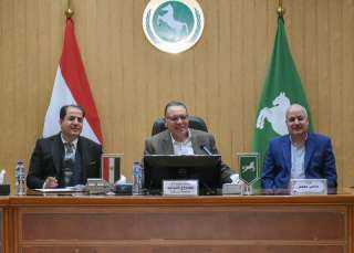 محافظ الشرقية يلتقي بأصحاب مكامير...