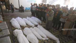 استشهاد 33 فلسطينيا وعشرات المصابين...