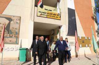 محافظ الوادي الجديد يتفقد امتحانات...