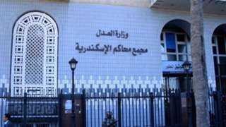 إحالة أوراق موظف بالمعاش الى...