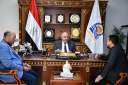 محافظ قنا يواصل استقبال المواطنين...