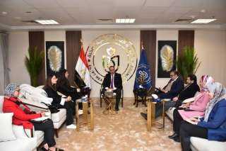 رئيس هيئة الرعاية الصحية يبحث...