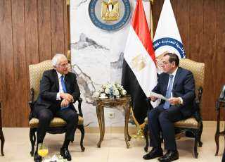 وزير البترول يستقبل رئيس مجموعة...