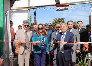 محافظا دمياط والمنيا يفتتحان معرض...