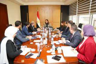 وزيرة التخطيط تلتقي رئيس مجلس...