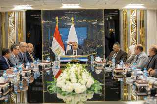 وزير الإنتاج الحربي يتابع موقف...