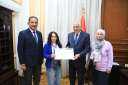 محافظ الجيزة يكرم الطالبة حنين...