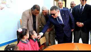 محافظ البحر الأحمر يفتتح مدرستين...