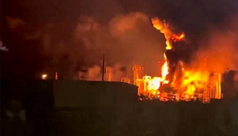 اندلع حريق بمصفاة نفط بلدة توابسه بجنوب روسيا