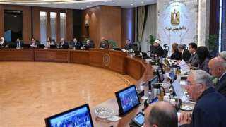 رئيس الوزراء يقدم التهنئة لوزير...