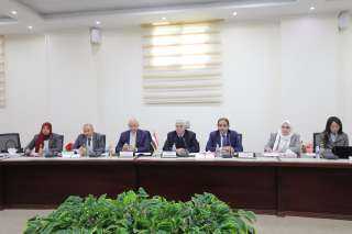 وزير التعليم العالي يستقبل سفير...