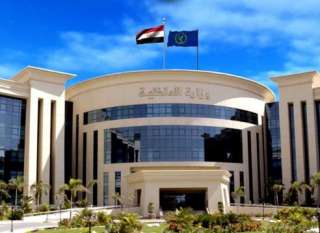إتخاذ الإجراءات القانونيـة حيـال شخصين...