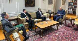 وزير الخارجية يستقبل مرشح مصر...