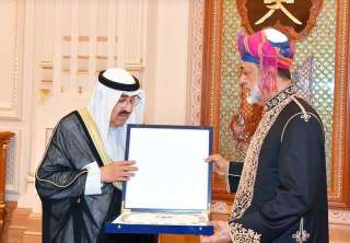 سلطان عمان وأمير الكويت يبحثان...
