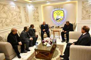 وزير النقل يلتقي لاعبي نادي...
