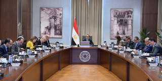 رئيس الوزراء يتابع تفعيل قانون...