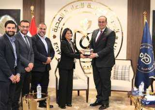 رئيس هيئة الرعاية الصحية يلتقي...