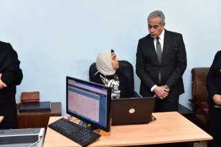 وزير العمل يشهد إطلاق البث...