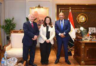 وزيرة الهجرة تستقبل رئيس جمعية...