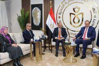 رئيس هيئة الرعاية الصحية يلتقي...