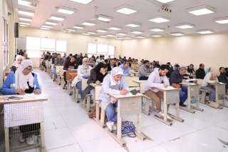 انتهاء امتحانات التعليم المدمج بجامعة...