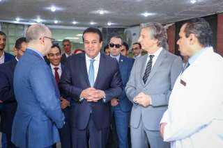وزير الصحة يتفقد مستشفي إمبابة...