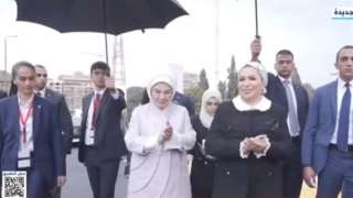 السيدة انتصار السيسى وقرينة الرئيس...