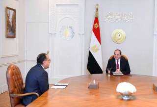 الرئيس السيسى يجتمع بمدبولى لمتابعة...