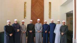 البحوث الإسلامية  يوجه قوافل...