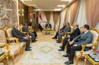 وزير الإنتاج الحربي يستقبل ”سفيرة...