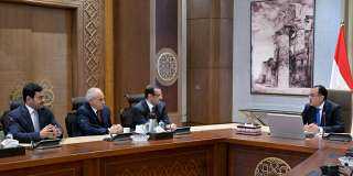 رئيس الوزراء يلتقي رئيس مجلس...